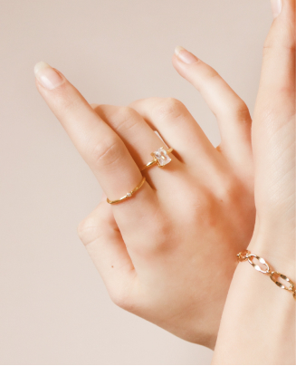 Jewelry Shop Hotspot About 3.jpg
